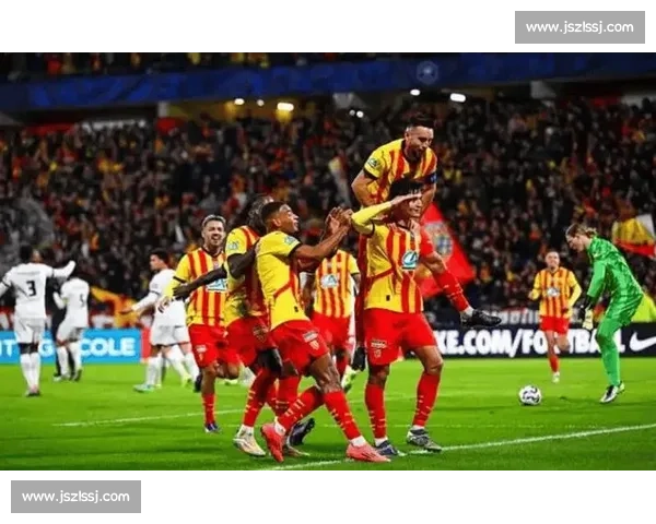 尼克斯对阵山猫比赛录像回顾攻防博弈与关键时刻全解析精彩瞬间集