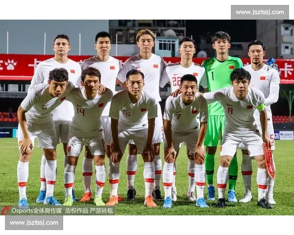 公牛队与黄蜂队激战正酣 球迷热议两队精彩表现与未来展望